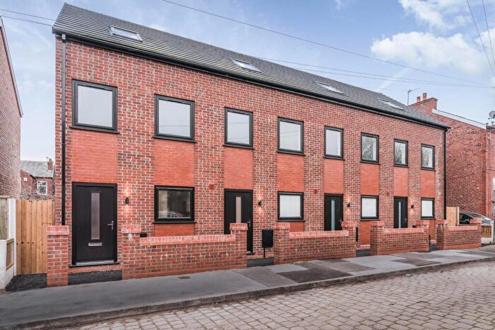 4 Bedroom Terraced House To Rent In Gladstone Street, Great Moor, Stockport, SK2