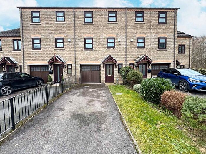 4 Bedroom Town House For Sale In Mereside, Waterloo, HD5