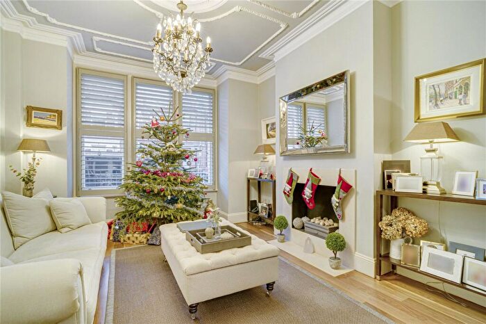 5 Bedroom Terraced House For Sale In Kyrle Road, SW11