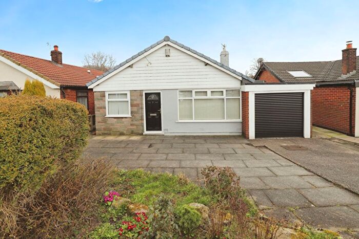 3 Bedroom Bungalow For Sale In Delph Lane, Bolton, BL2