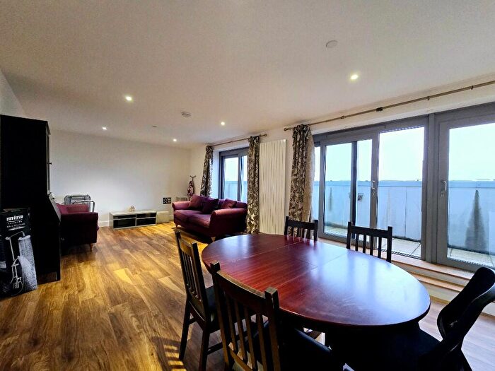 3 Bedroom Penthouse To Rent In New Festival Avenue, London, E14