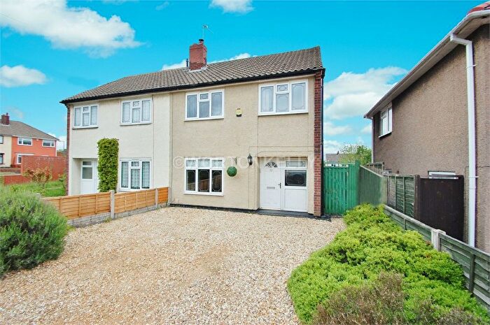 3 Bedroom Semi-detached House To Rent In Stonehouse Crescent, Wednesbury, WS10