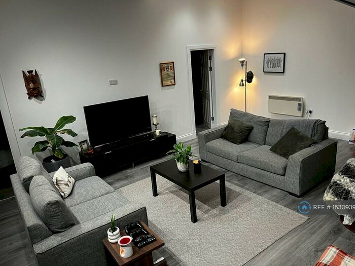 2 Bedroom Flat To Rent In Water Lane, Kilmarnock, KA1