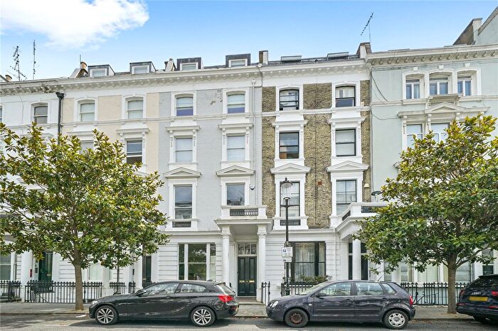 2 Bedroom Flat To Rent In Arundel Gardens, London, W11