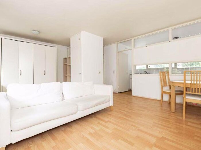 Apartment To Rent In Stanley Cohen House, Golden Lane Estate, Barbican, London, EC1Y