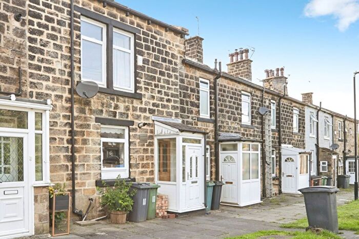 3 Bedroom Terraced House For Sale In Rockfield Terrace, Yeadon, Leeds, LS19