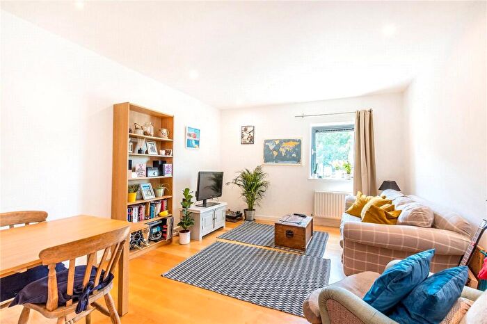 1 Bedroom Apartment To Rent In Grove Vale, East Dulwich, London, SE22