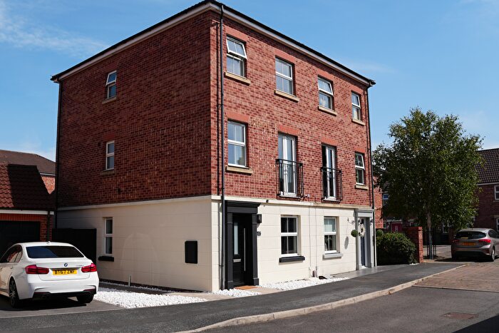 4 Bedroom Semi-Detached House For Sale In Scotsman Drive, Scawthorpe, Doncaster, DN5