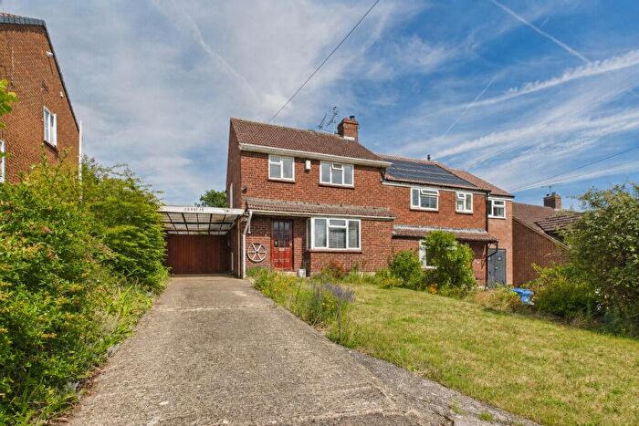3 Bedroom Semi Detached House For Sale In Scotland Hill, Sandhurst, Berkshire, GU47