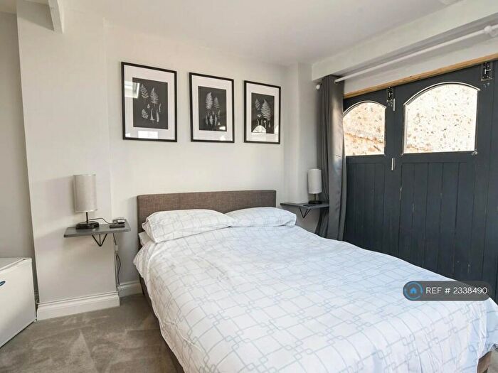 4 Bedroom Semi-Detached House To Rent In Queen Street, Colyton, EX24