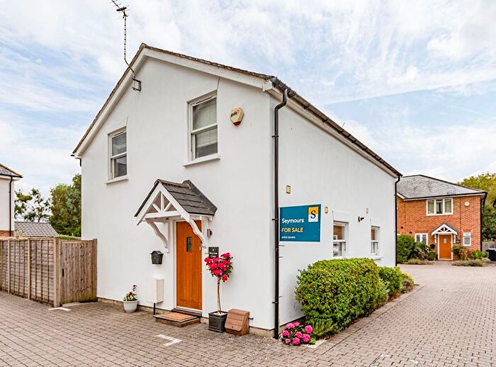 2 Bedroom Detached House For Sale In New Haw, Addlestone, Surrey, KT15