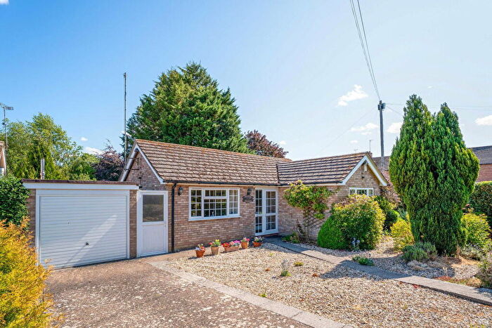 3 Bedroom Detached Bungalow For Sale In Glen Close, Shipston-on-stour, CV36