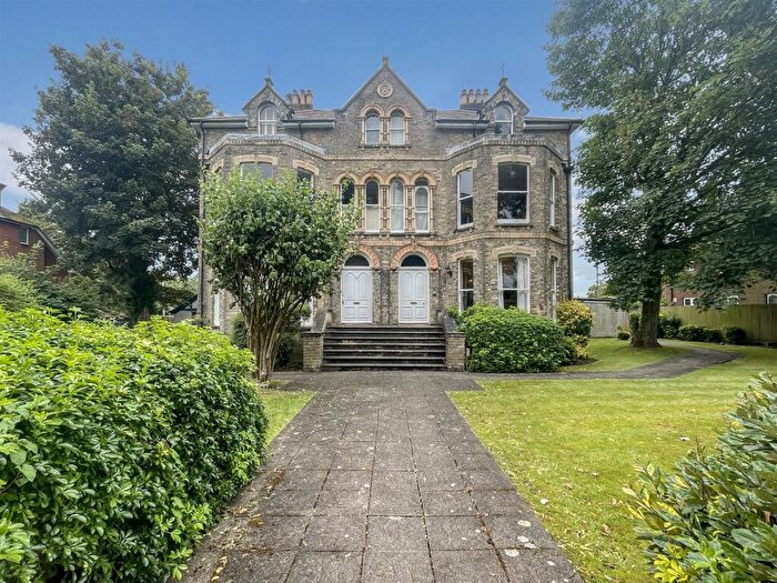 1 Bedroom Flat For Sale In Elm Grove Road, Salisbury, SP1