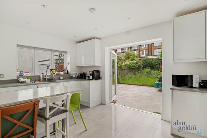 4 Bedroom Semi-Detached House To Rent In Palace Court Gardens, Muswell Hill, N10