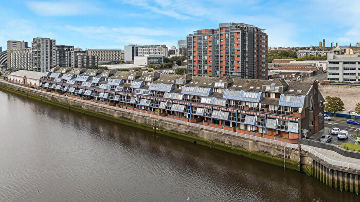 3 Bedroom Flat For Sale In Lancefield Quay, Finnieston, G3
