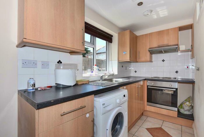 1 Bedroom Apartment To Rent In Ringwood Road, Headington, OX3