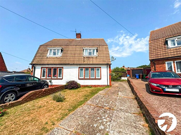 3 Bedroom Semi-Detached House For Sale In Caldew Grove, Sittingbourne, Kent, ME10
