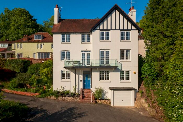 4 Bedroom Detached House For Sale In Wargrave Road, Henley-On-Thames, RG9