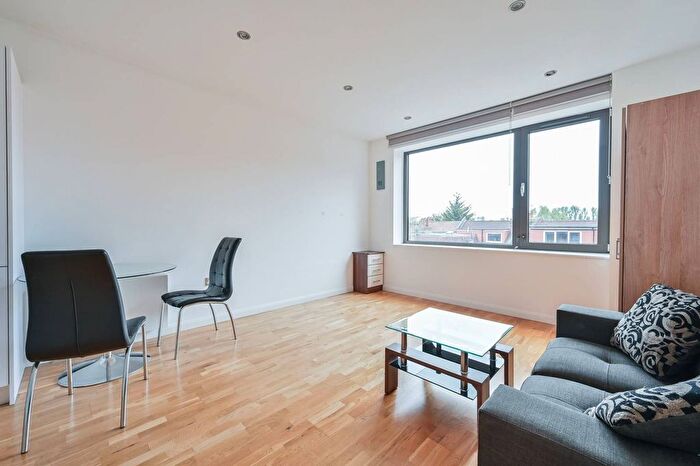 Studio To Rent In Peterborough Road, Harrow, HA1