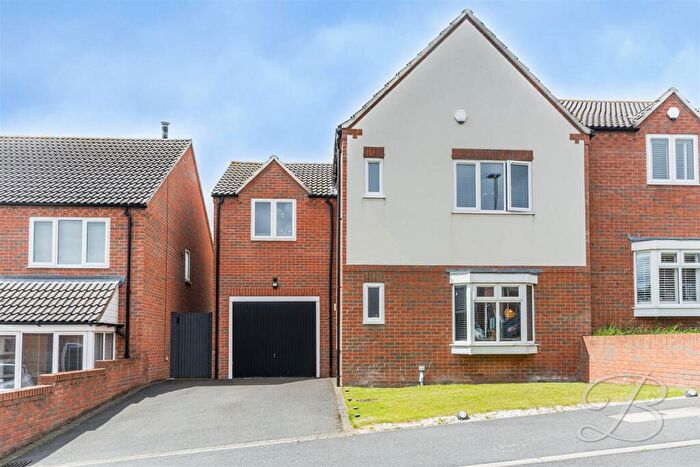 4 Bedroom Semi-Detached House For Sale In Woodland Park View, Mansfield, NG18