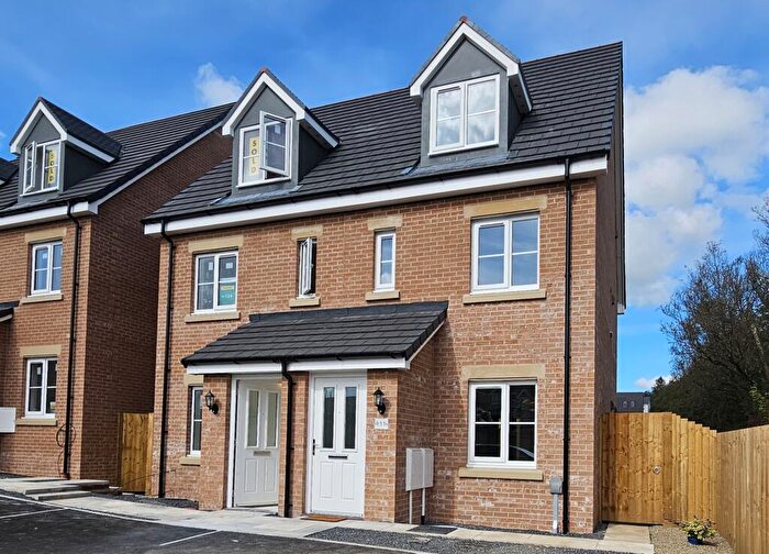 3 Bedroom Semi-Detached House To Rent In Cae Pownd, Cefneithin, SA14