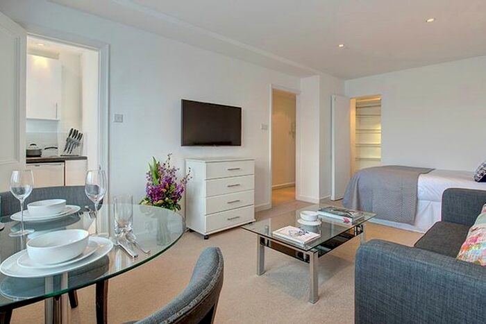 1 Bedroom Flat To Rent In Hill Street, Mayfair, London, W1J