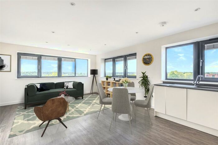 1 Bedroom Apartment To Rent In High Road, Whetstone, London, N20