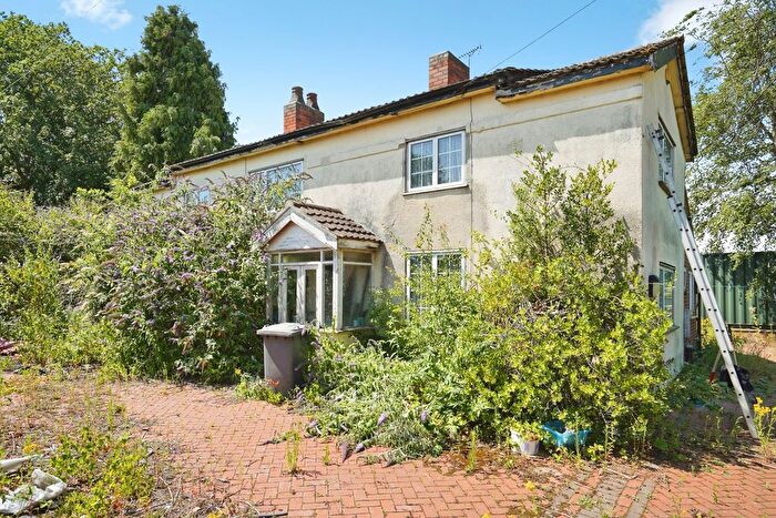 3 Bedroom Detached House For Sale In Tamworth Road, Measham, Swadlincote, Leicestershire, DE12