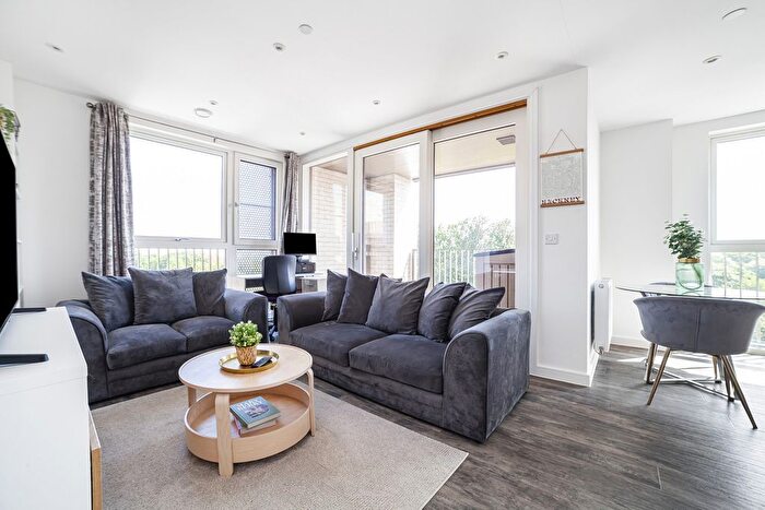 1 Bedroom Flat For Sale In Alma Road, Enfield, EN3