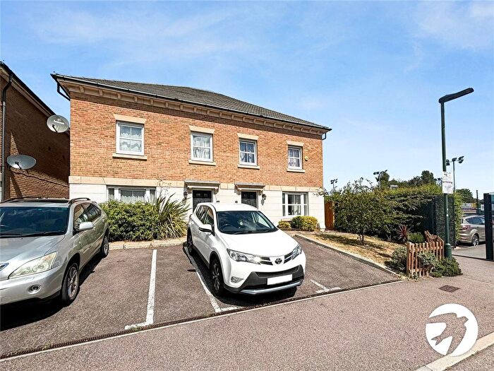 4 Bedroom Semi-Detached House To Rent In Chrome Road, Erith, DA8