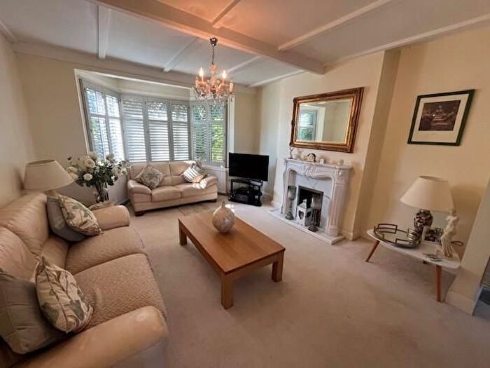 3 Bedroom Property To Rent In Hangleton Road, Hove, BN3