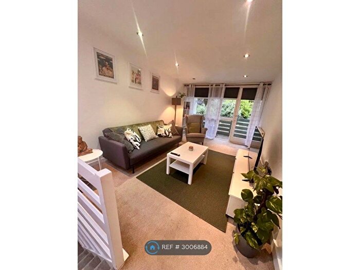 2 Bedroom Terraced House To Rent In Gloucester St, Bristol, BS8