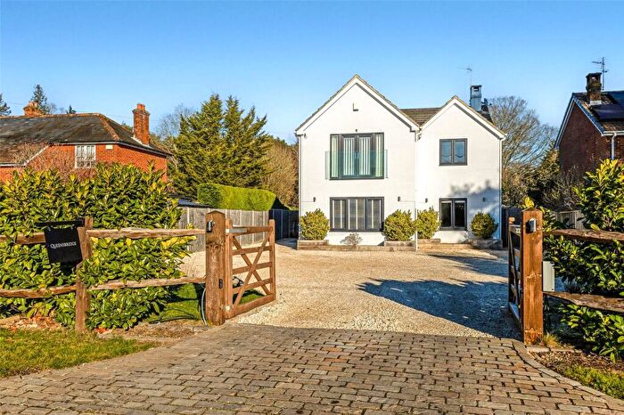 4 Bedroom Detached House For Sale In New Road, Pamber Green, RG26