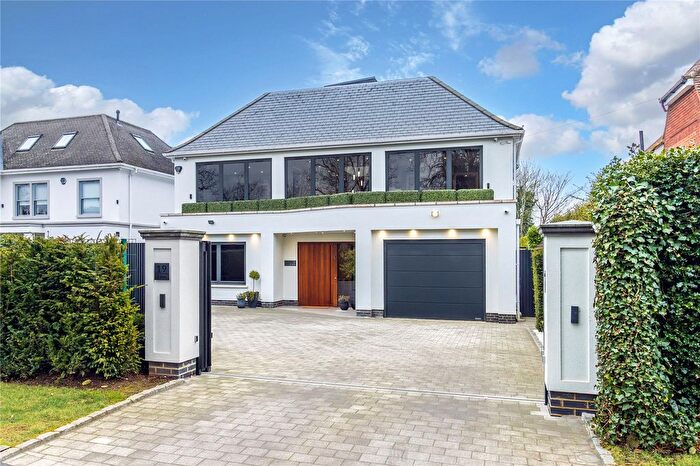 6 Bedroom Detached House For Sale In The Ridgeway, Radlett, Hertfordshire, WD7