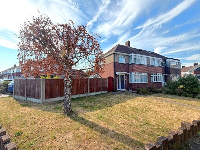 3 Bedroom Semi-detached House For Sale In Hogarth Avenue, Ashford, TW15