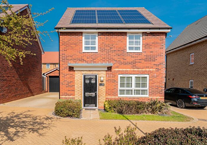 4 Bedroom Detached House For Sale In Cicero Crescent, Fairfields, Milton Keynes, MK11