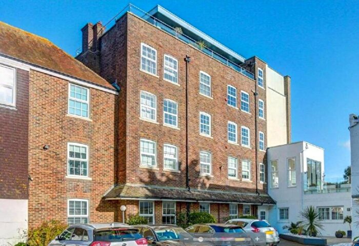 3 Bedroom Flat To Rent In Hove Street, Hove, East Sussex, BN3