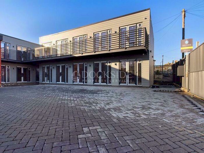 Detached House To Rent In Grove Road, Rochester, ME2