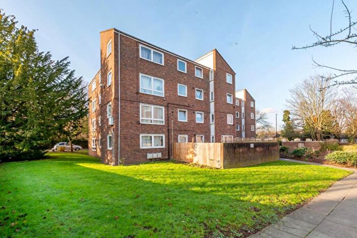 1 Bedroom Flat To Rent In Westwood Hill, Sydenham, London, SE26
