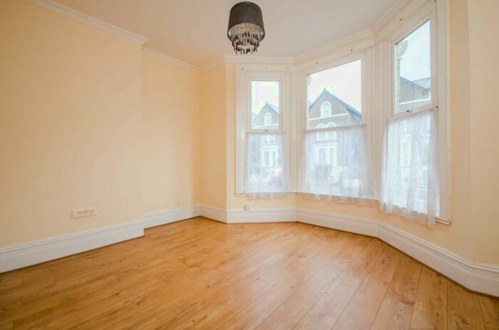 2 Bedroom Flat To Rent In Mount Pleasant Road, Lewisham, London, SE13