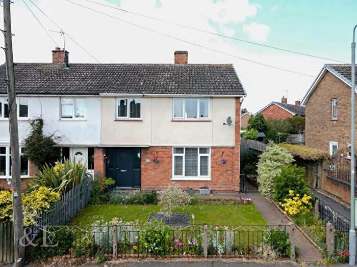 3 Bedroom Semi-Detached House For Sale In Ringleas, Cotgrave, NG12