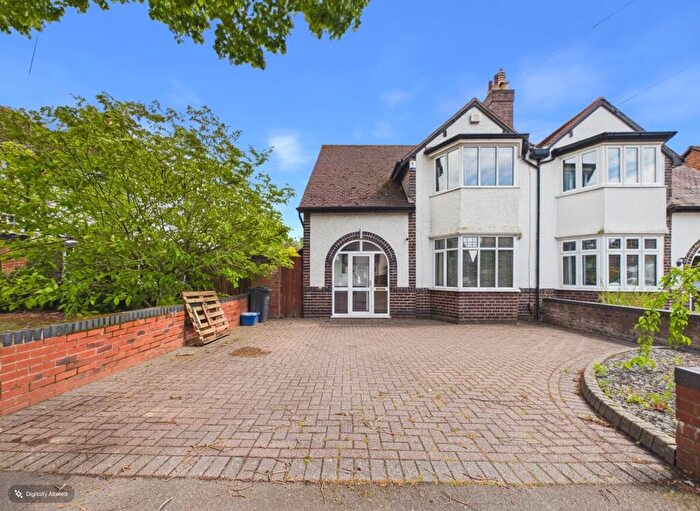 3 Bedroom Semi Detached House For Sale In Green Lanes, Sutton Coldfield, B73