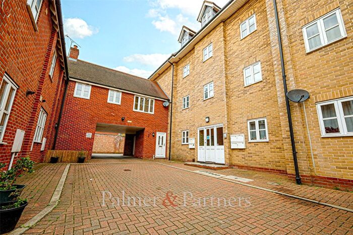 2 Bedroom Flat To Rent In Connaught Close, Colchester, Essex, CO1