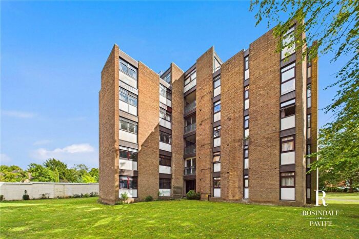 2 Bedroom Flat For Sale In Woodcote Road, Wallington, SM6