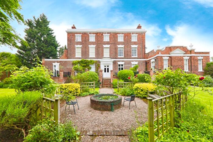 2 Bedroom Apartment For Sale In Woodgates Lane, North Ferriby, HU14