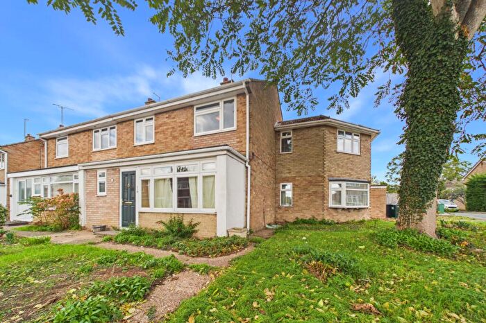 4 Bedroom Semi Detached House For Sale In Rushden Drive, Reading, Berkshire, RG2