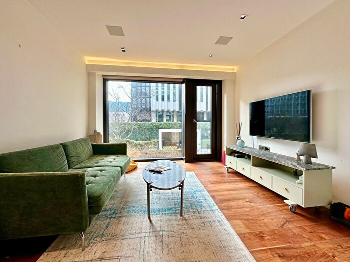 2 Bedroom Flat To Rent In Wood Street, London, EC2Y