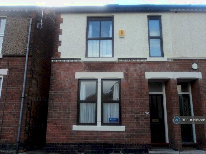 6 Bedroom Semi-Detached House To Rent In Cycle Road, Nottingham, NG7