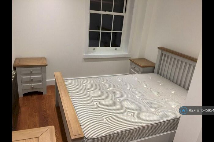 2 Bedroom Flat To Rent In Amwell Street, London, EC1R