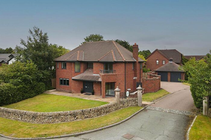 4 Bedroom Detached House For Sale In Holmlee Way, Prestbury, Macclesfield, SK10